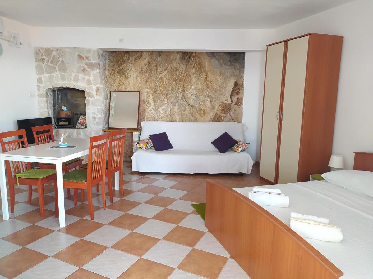 Apartmani Stine Donji Okrug  ภายนอก รูปภาพ